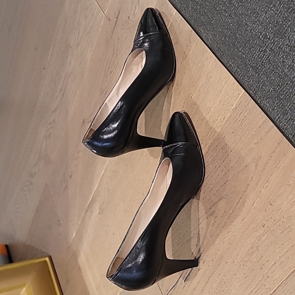 Chanel classic black pumps size 37.5 - Picture 3 of 5